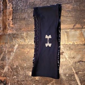 Under Armor  Women's  Cold Weather Neck Guard